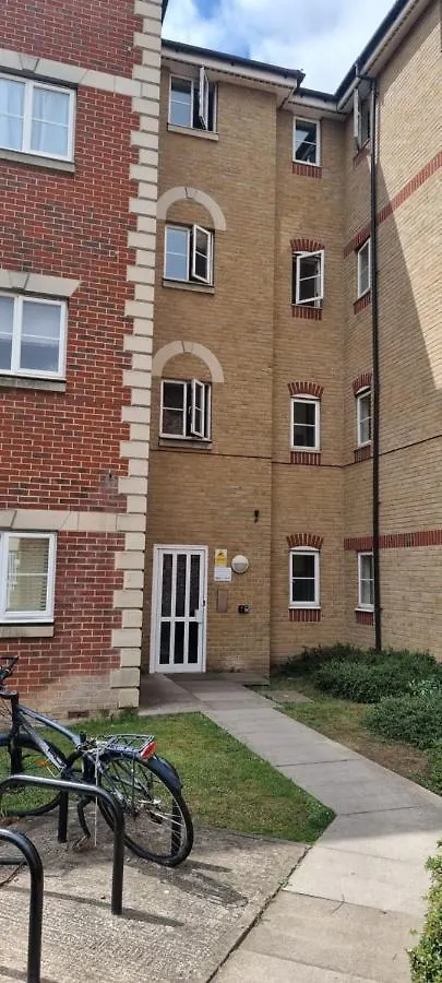 Very Nice Two Bedroom Apartment In London