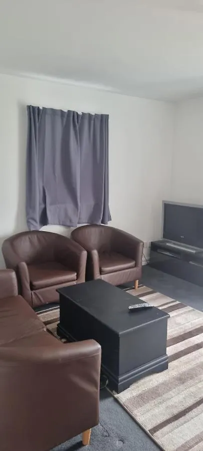 Very Nice Two Bedroom Apartment In London